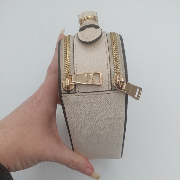 Coach Heart-Shaped Crossbody In Signture Canvas Light Brown/ White - Picture 5 of 11